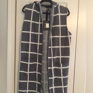 Gray Checkered Sleeveless Sweater Vest